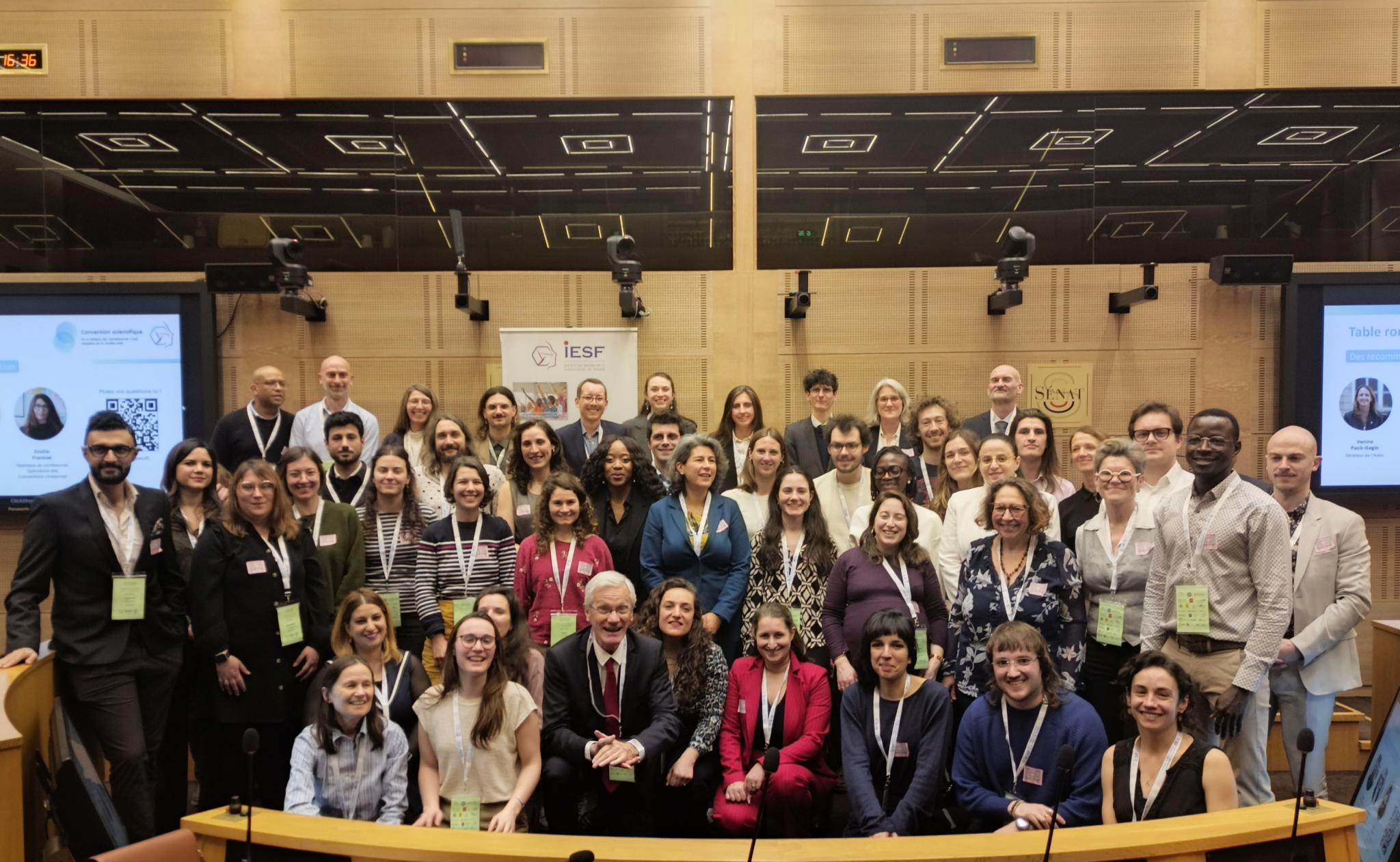 C�r�monie de remise du rapport de la Convention scientifique sur les Connaissances